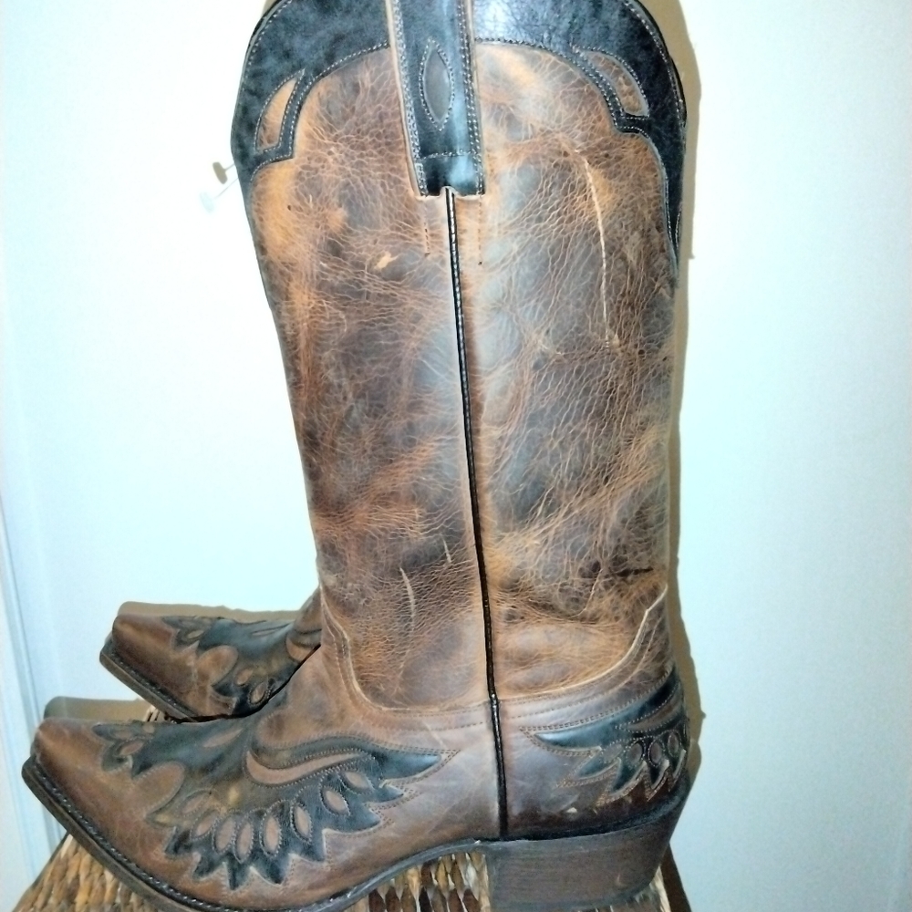 Men Cowboy Boots by Brad Paisley 11D brown/black. Leather